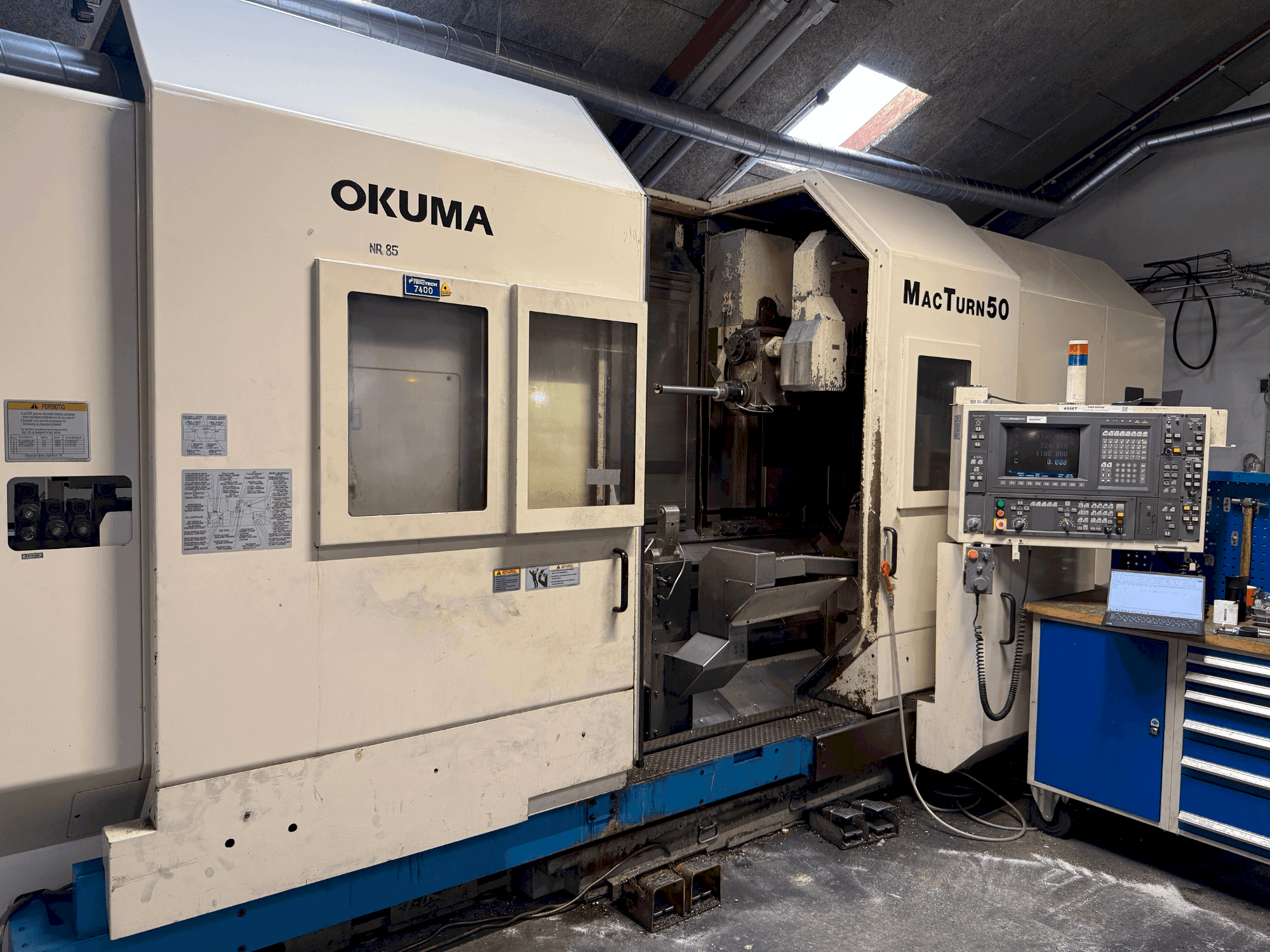 Vue de face de la machine Okuma MacTurn 50