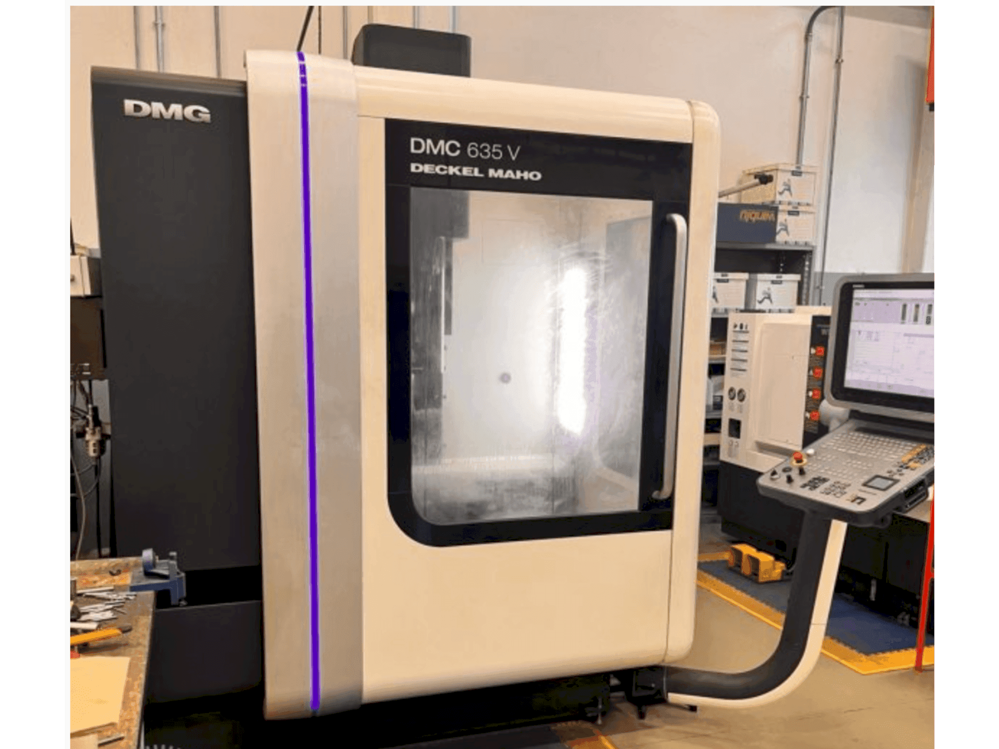 Vue de face de la machine DMG DECKEL MAHO DMC 635 V