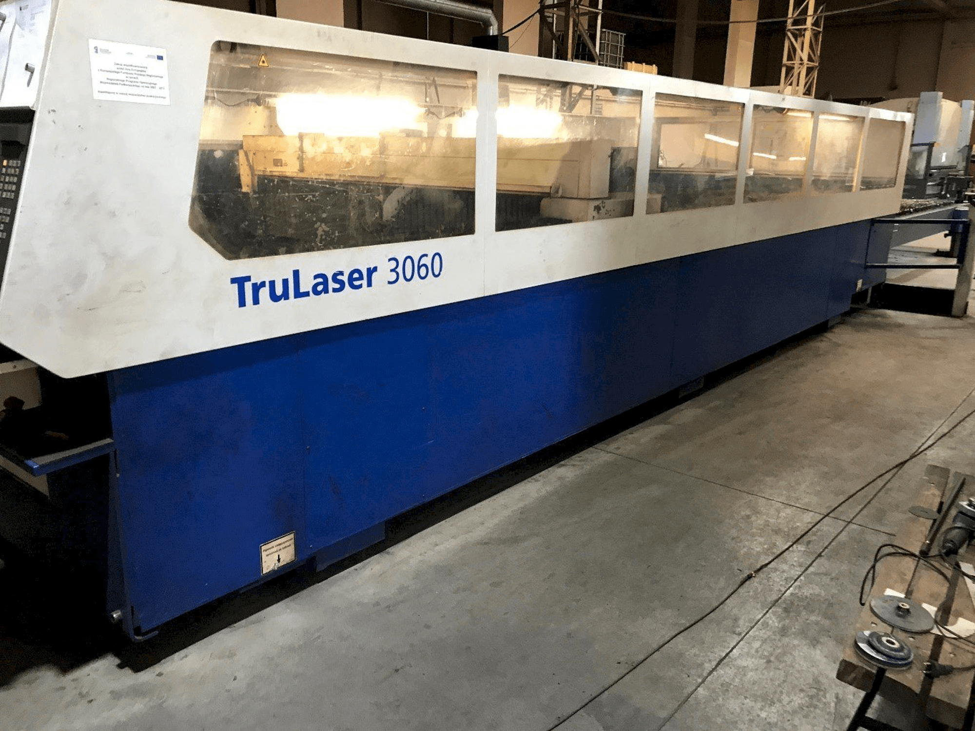 Vue de face de la machine Trumpf Trulaser 3060