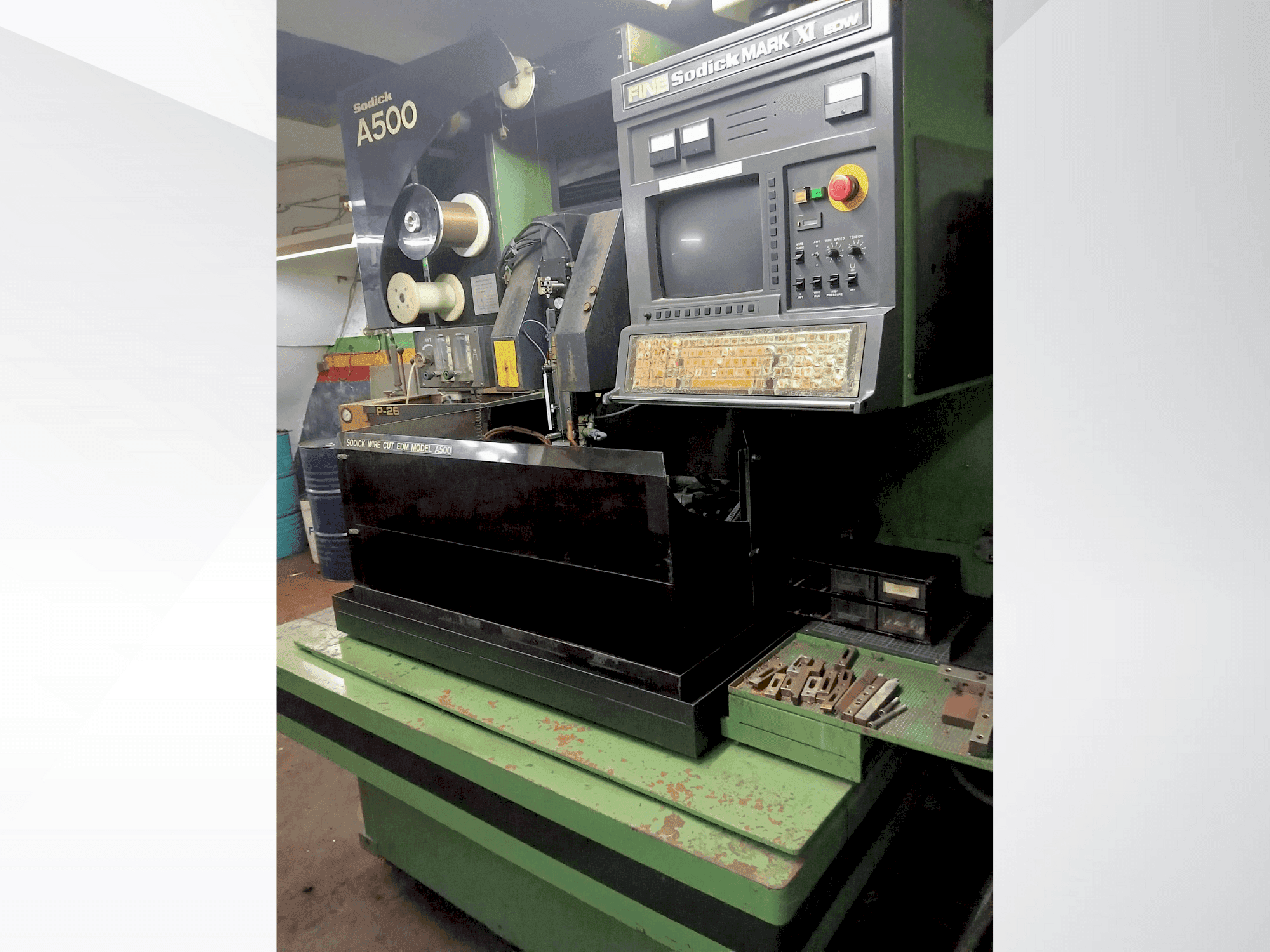 Vue de face de la machine Sodick A 500