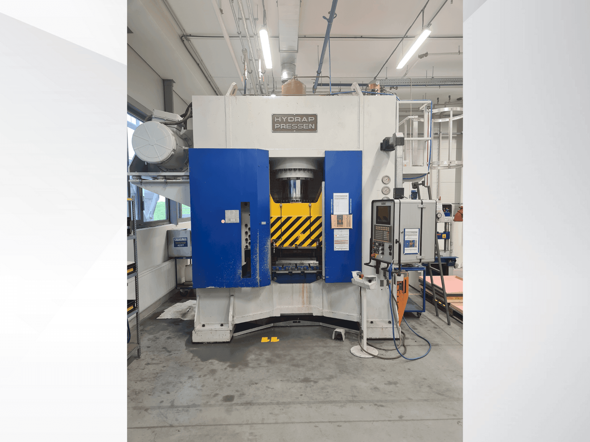 Vue de face de la machine HYDRAP HPDB 400